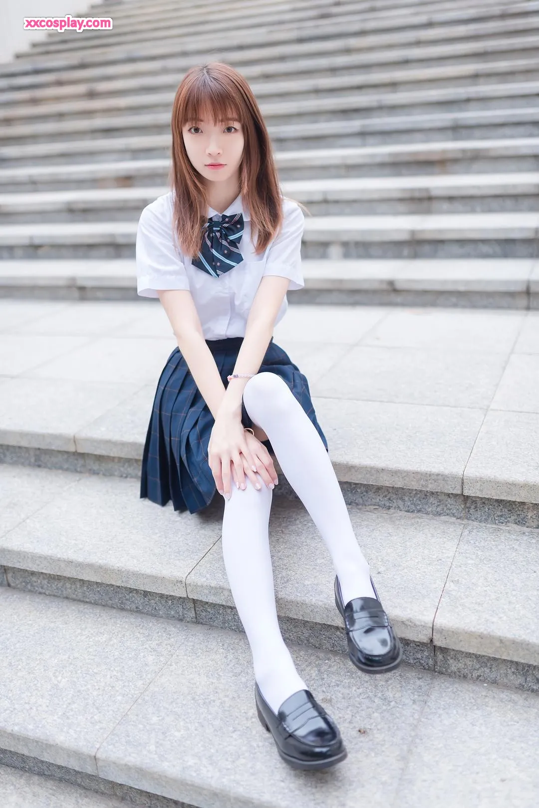 Zumuko: Youthful Schoolgirl